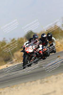 media/Jan-14-2024-SoCal Trackdays (Sun) [[2e55ec21a6]]/Turn 2 (1025am)/